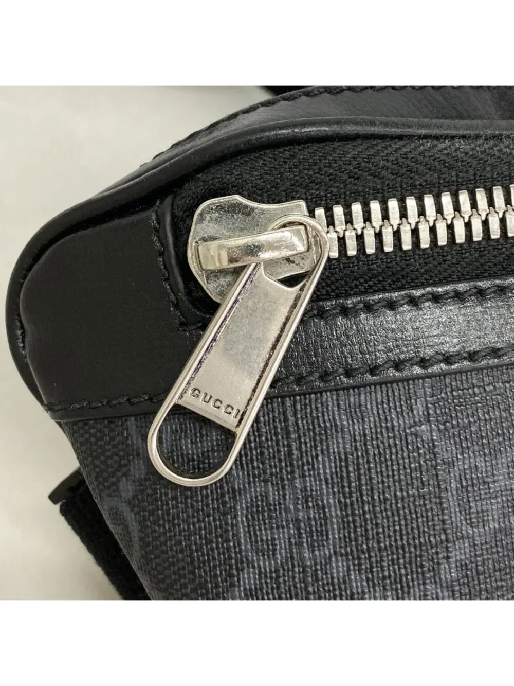 Gucci Waist Bag GG Supreme Gray Black Silver